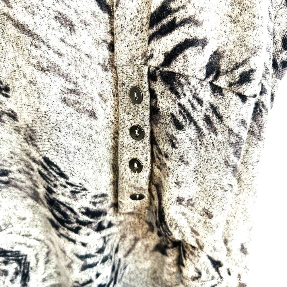 Westbound Women's Gray Animal Print Long Sleeve Crew Neck Sweatshirts Size 2X - Picture 3 of 5
